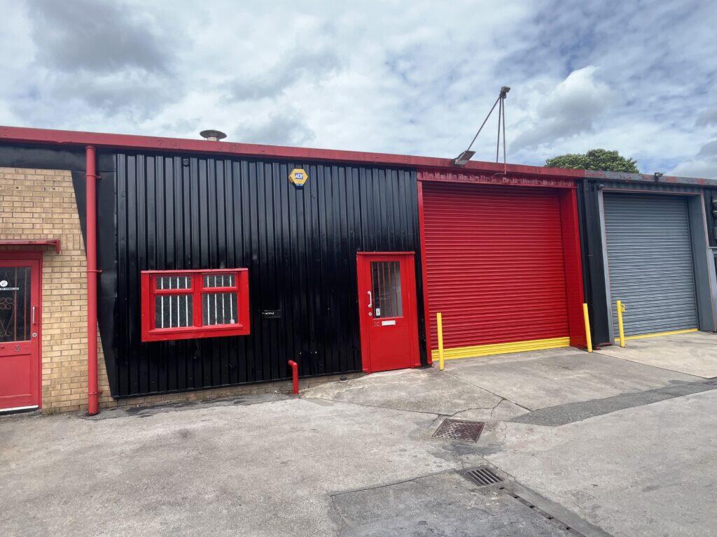 Main image of property: The Sidings, Thackley Old Road, Shipley, BD18 1BN
