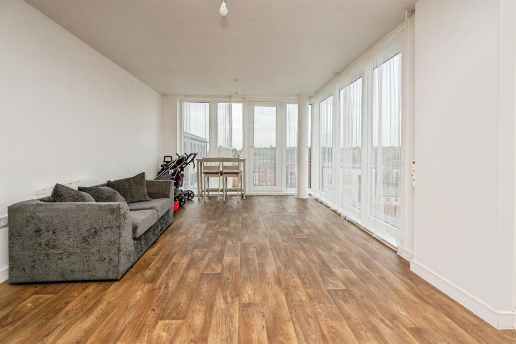 Bell Barn Road, Birmingham photo 4