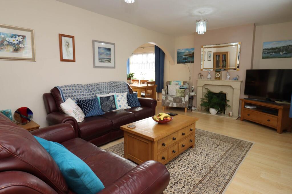 House in Wirral, Liverpool City Region - View 5