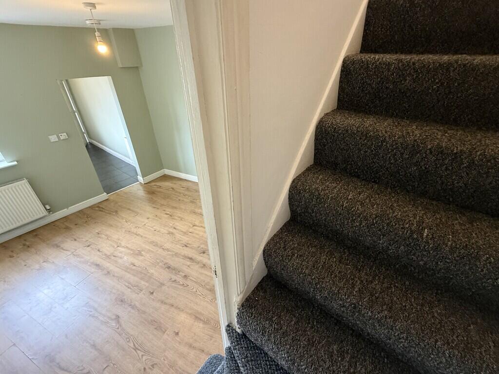 House in Gedling, Redhill - More