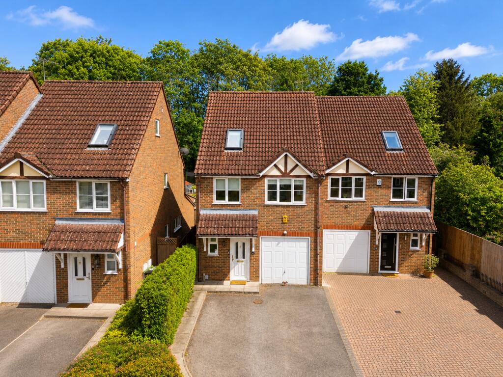Main image of property: St. Annes Road, London Colney, St. Albans, Hertfordshire, AL2