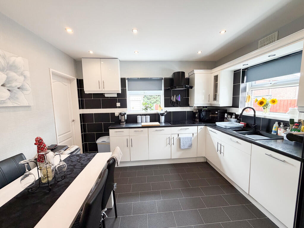 House in Stoke-on-Trent - View 2