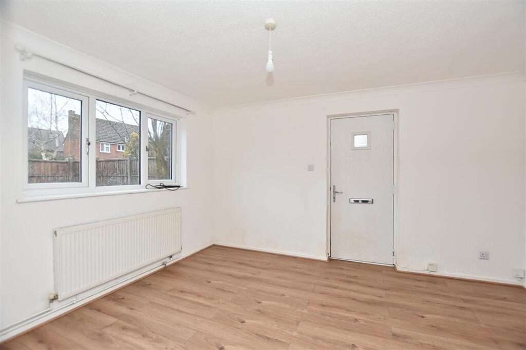 Merton Place, South Woodham Ferrers, Chelmsford photo 2