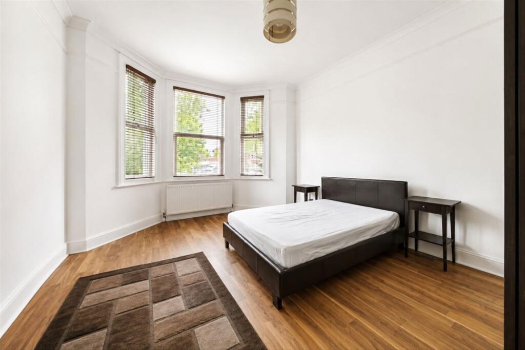 Apartment in London - More