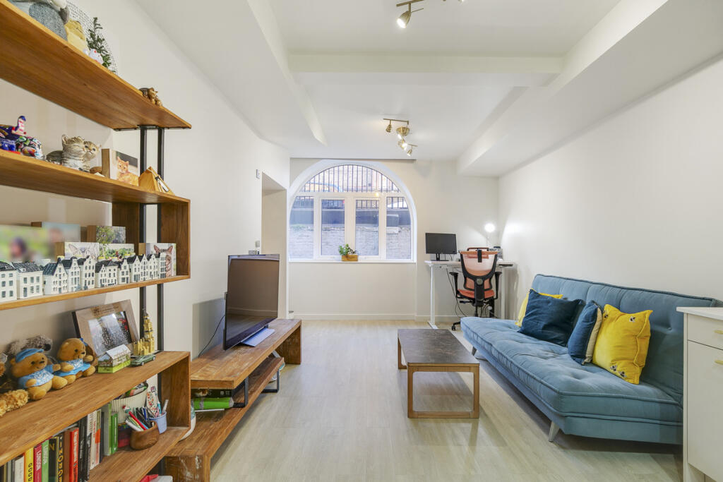 Main image of property: Henriques Street, London, E1