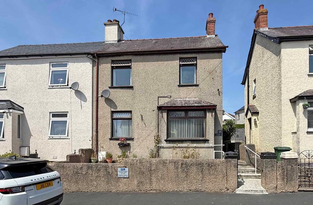 3-bed semi-detached on Y Glyn, Caernarfon, Gwynedd, LL55, £185,000