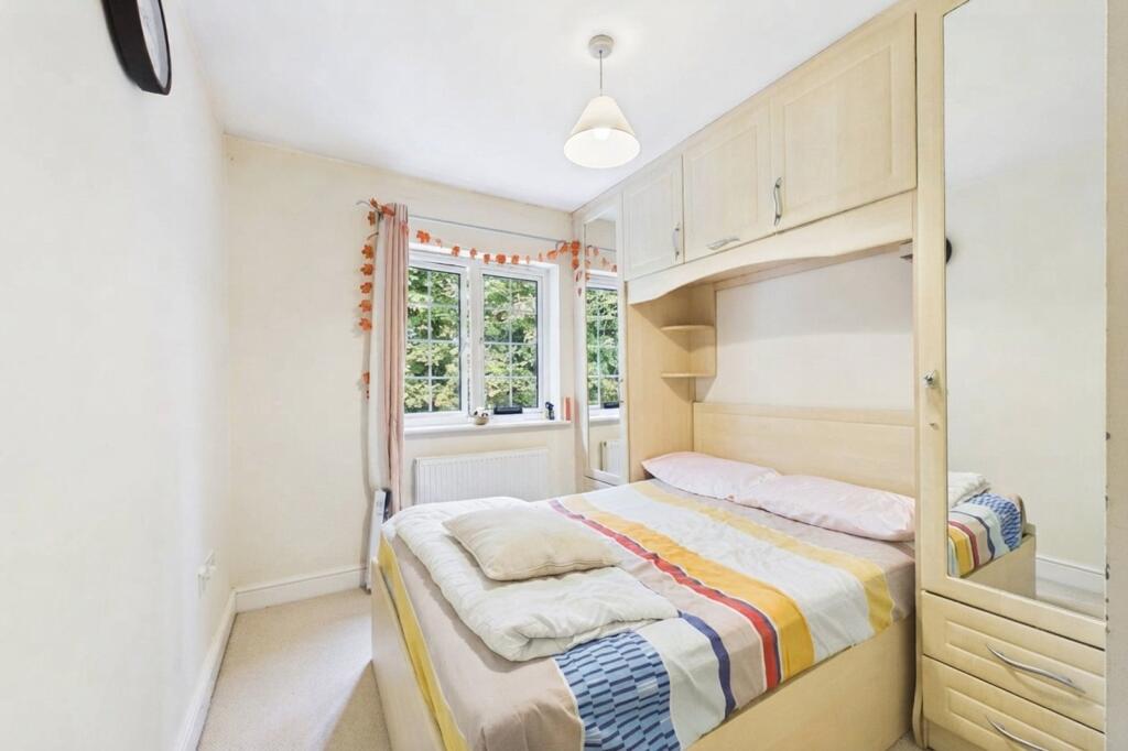 House in Slough - View 4