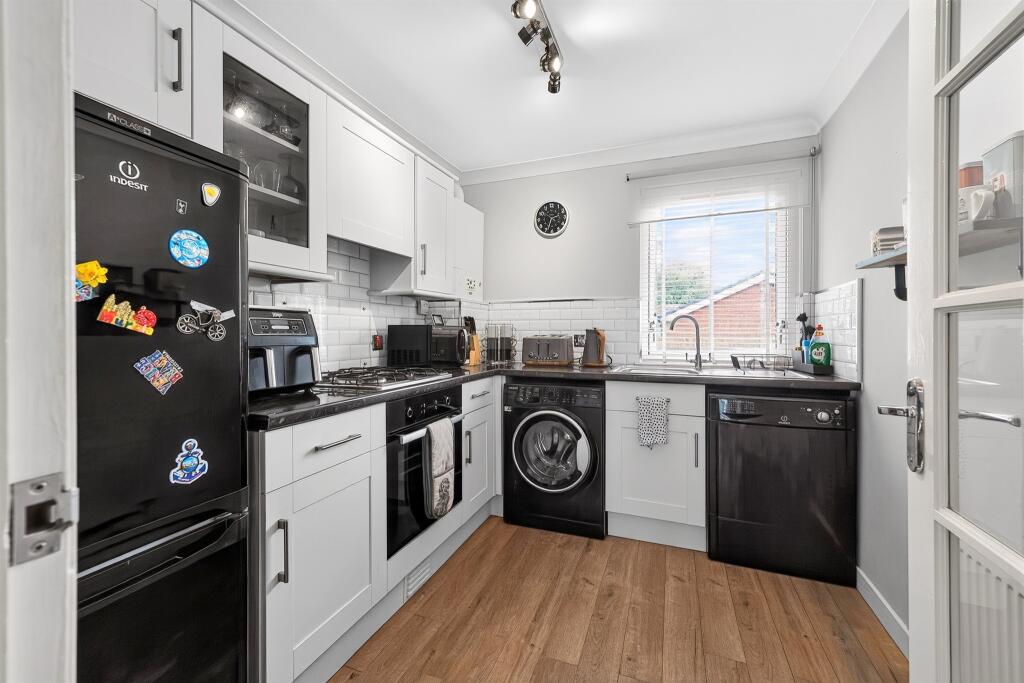 Apartment in Irvine, Girdle Toll - View 3