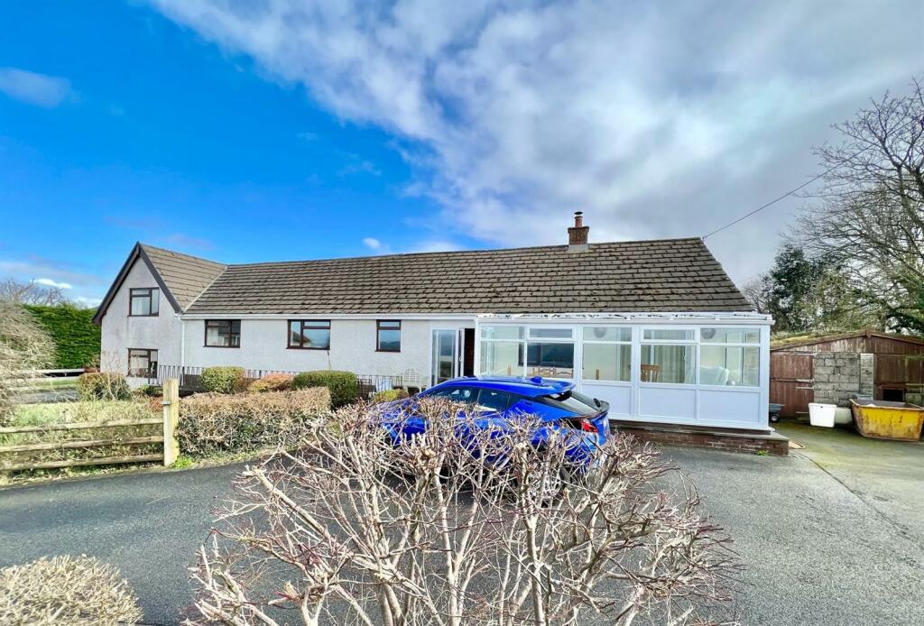 Main image of property: Penrhiw, Llanddoged