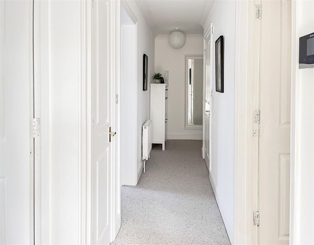 Apartment in Wealden, Heathfield and Waldron - View 5