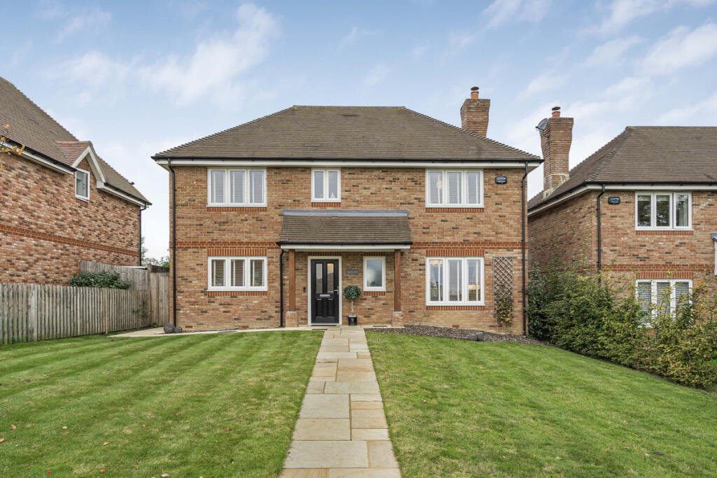 3-bed detached on Tillingdown Lane, Caterham, CR3, £750,000