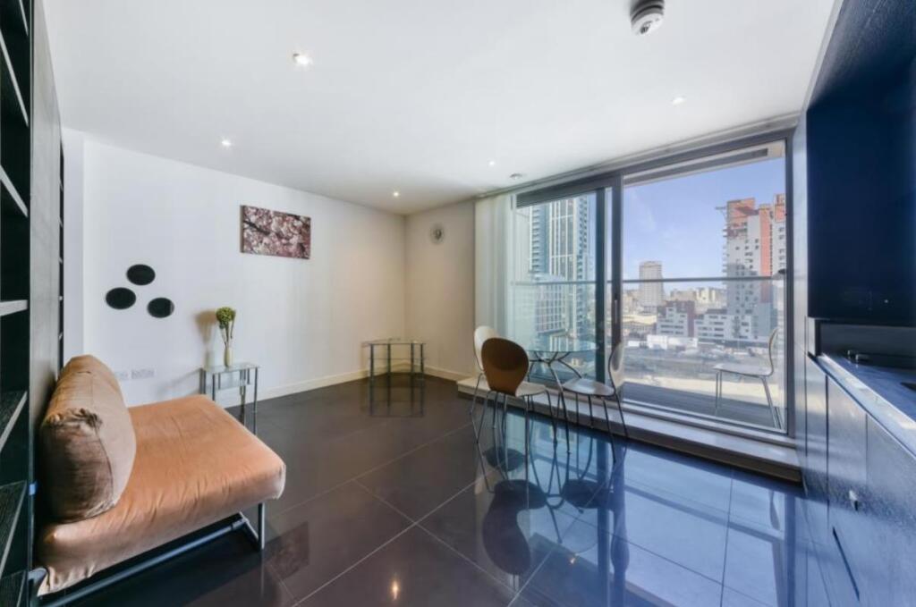 Apartment in London - View 2