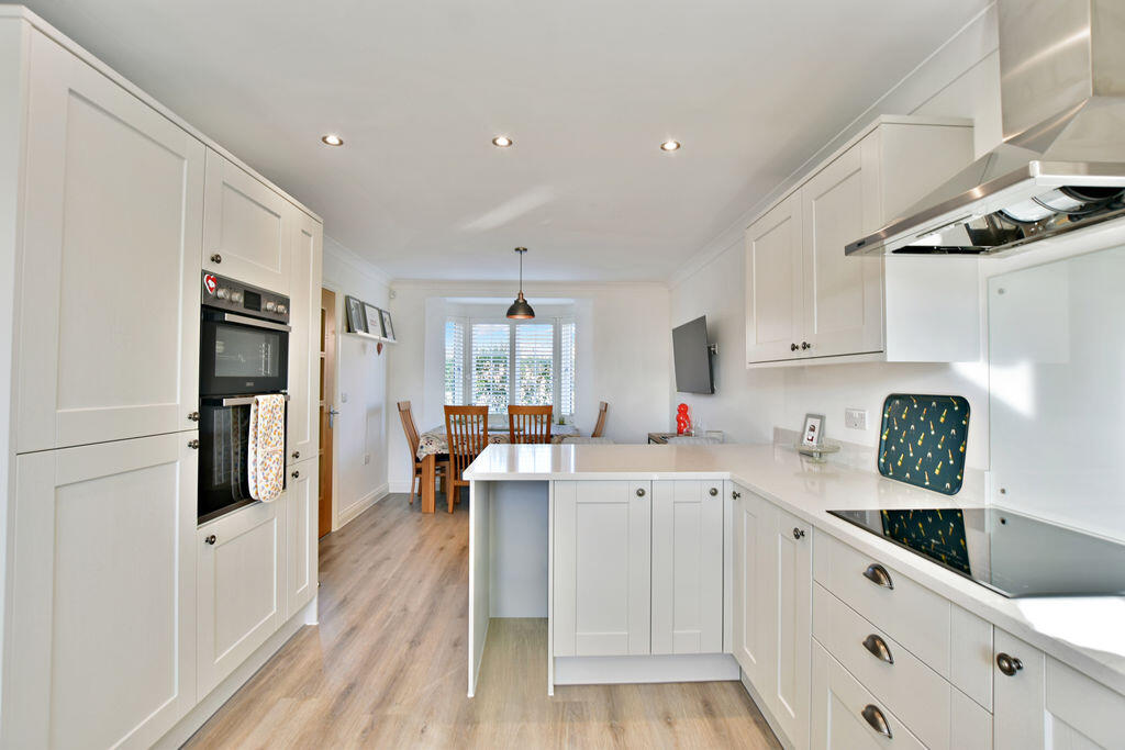 House in Lincoln - View 5