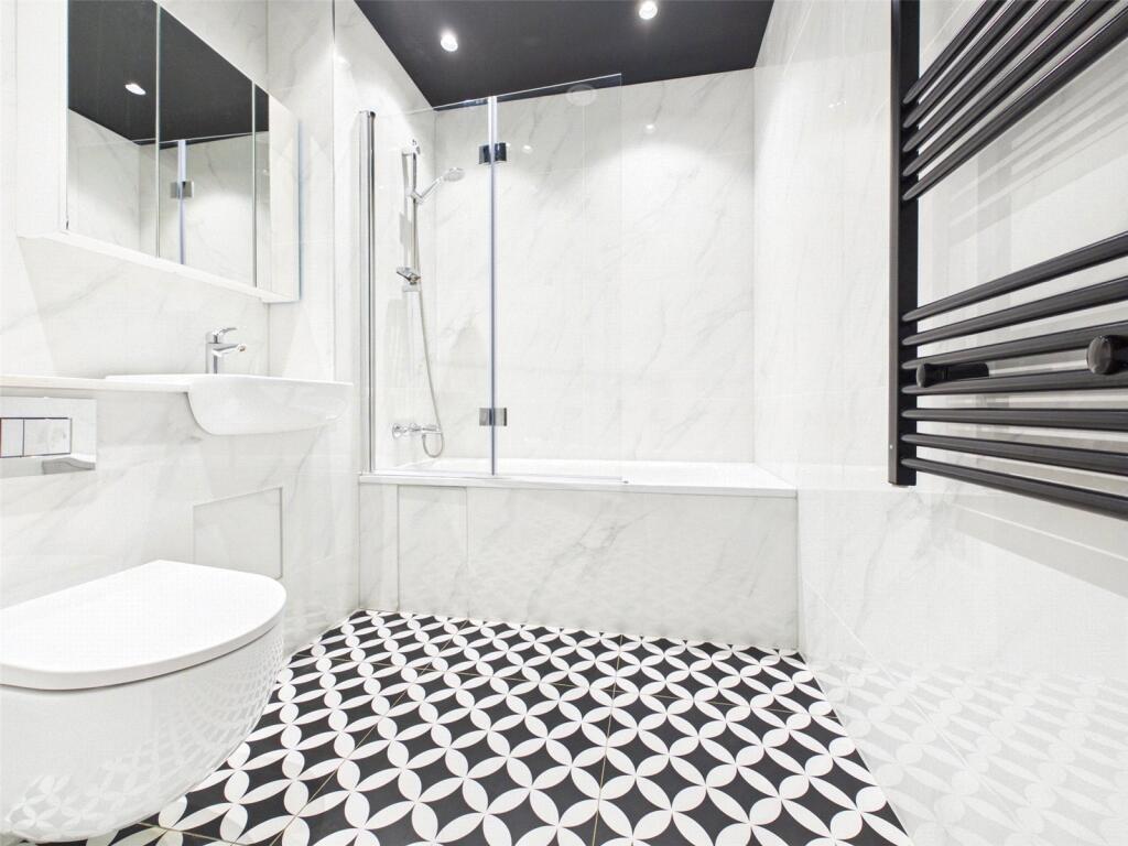 Apartment in London - View 5