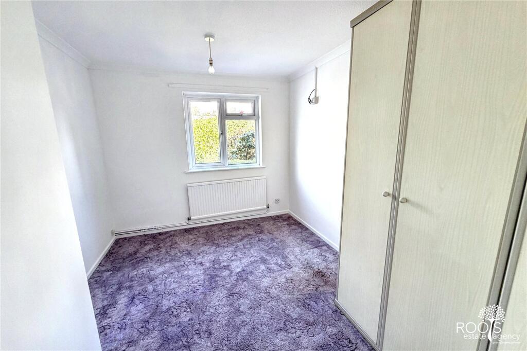 House in Thatcham, West Berkshire - More