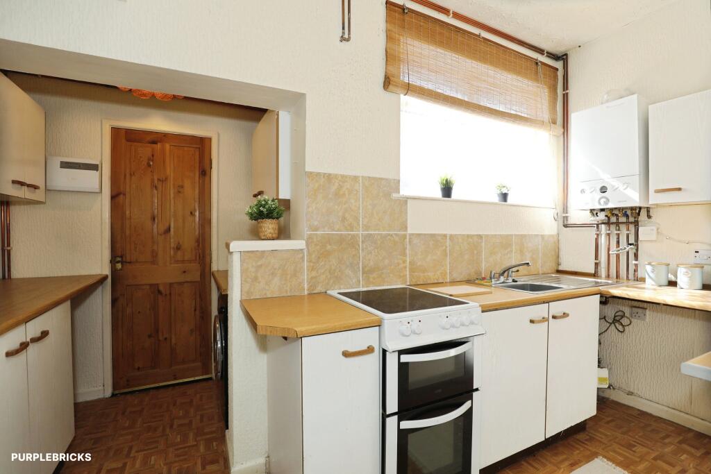 House in Stoke-on-Trent - More