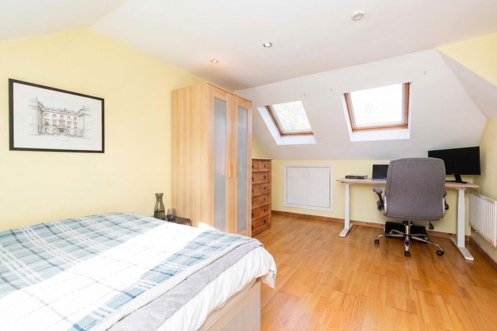 Apartment in London - More