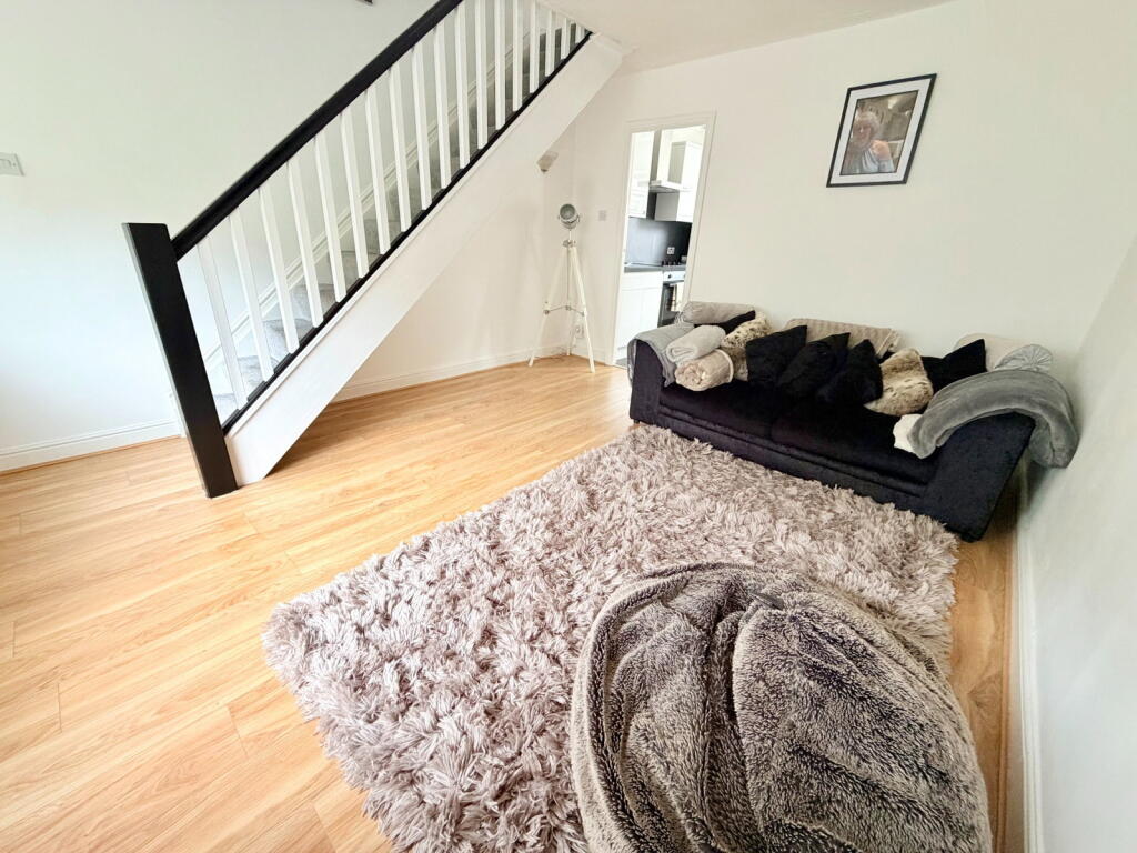 House in Huddersfield, Gilthwaites Estate, Denby Dale - View 2