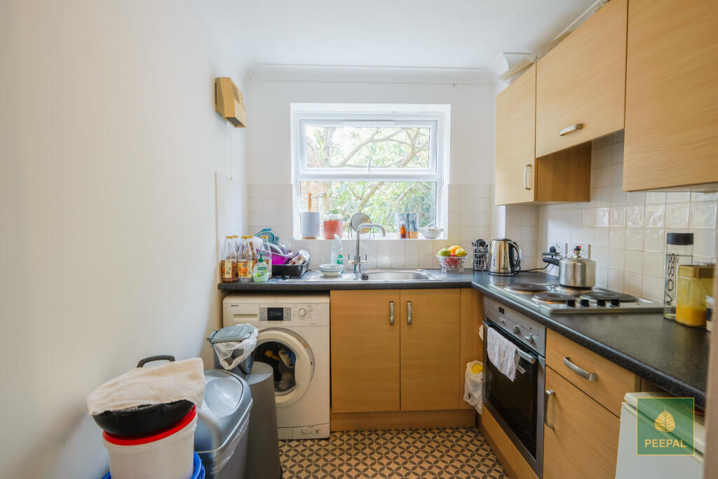 Apartment in Rushmoor, Hampshire - View 5
