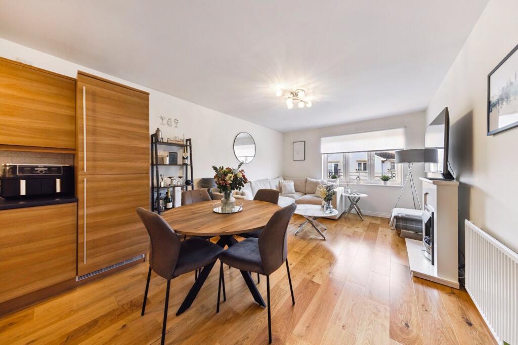 Apartment in Glasgow, The Valley, Kelvindale - View 2