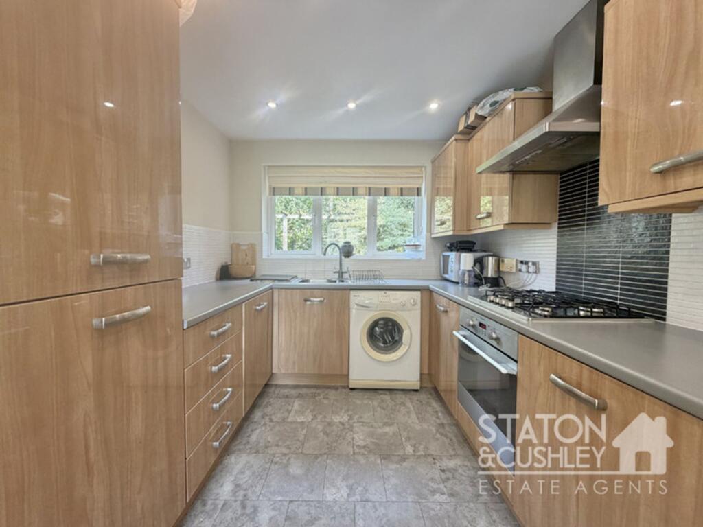 House in Mansfield, Warsop - More