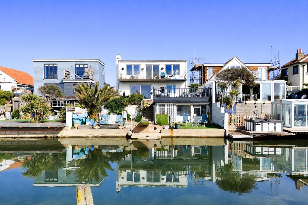 Main image of property: Brighton Road, Lancing, BN15 8LN