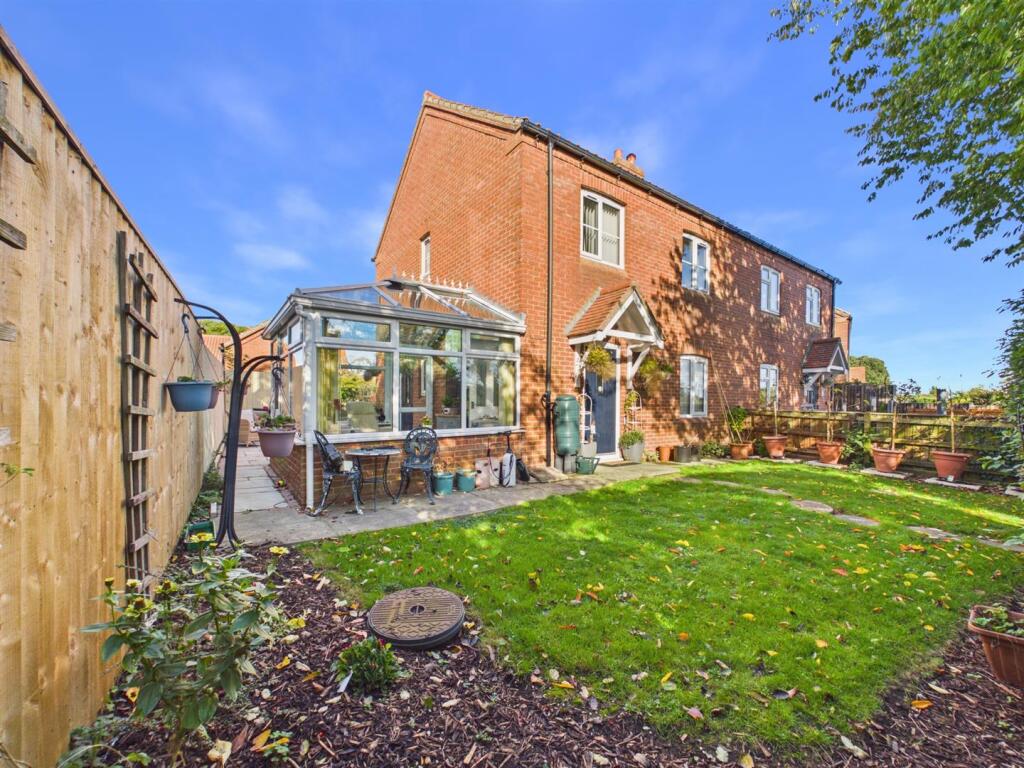 3-bed semi-detached on Old Barn Court, Ludford, Market Rasen, £215,000