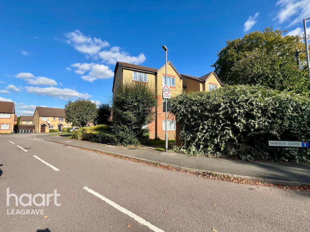 1-bed flat on Simpson Close, Luton, £150,000