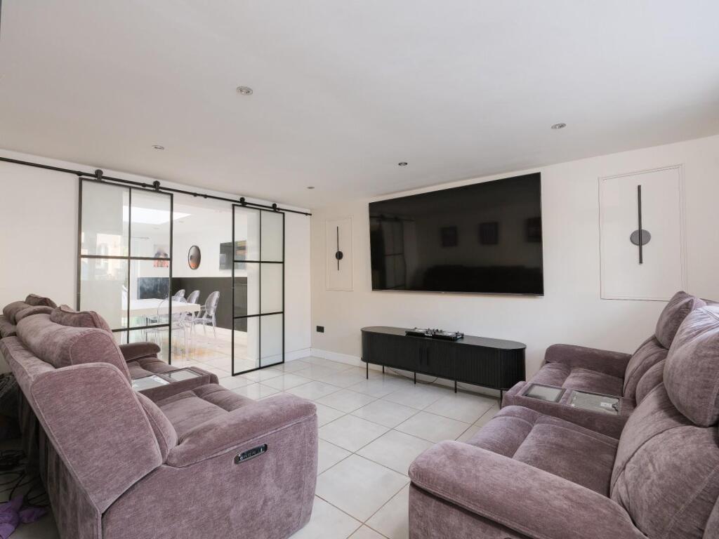 House in Bristol, St George - View 4