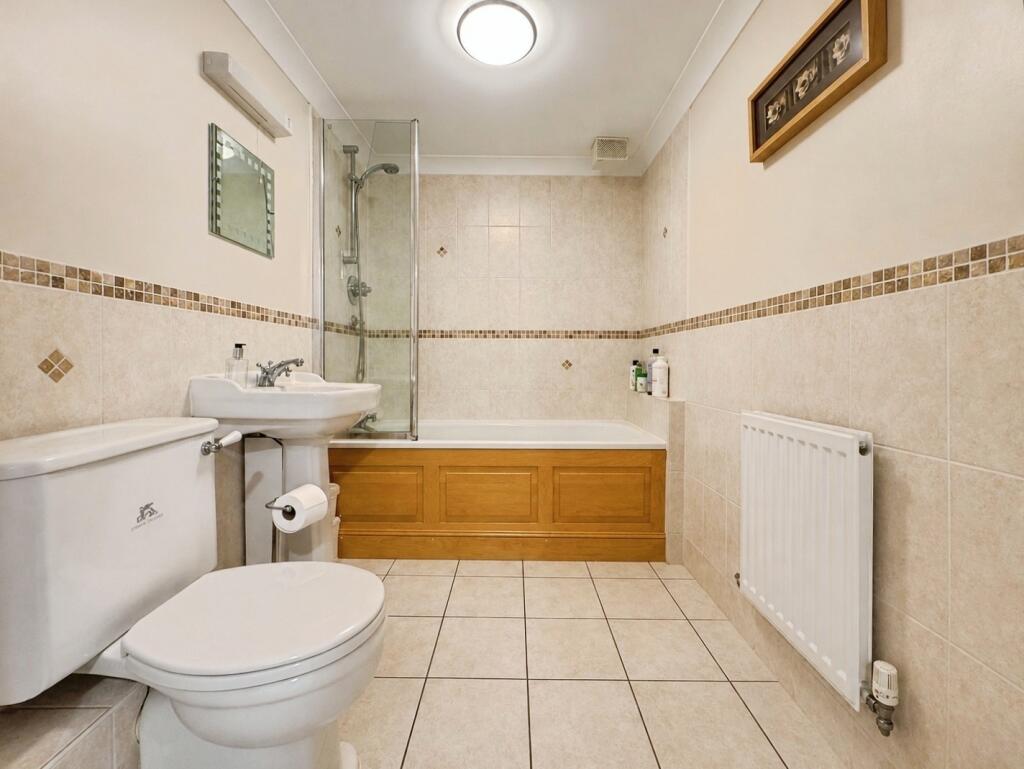 Apartment in Guildford - More