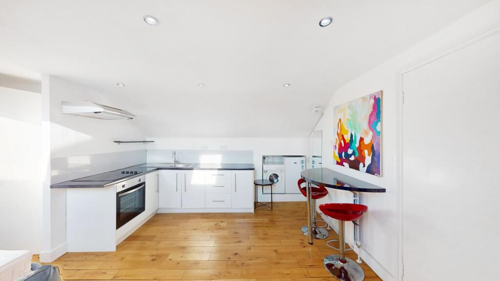 Studio flat for rent