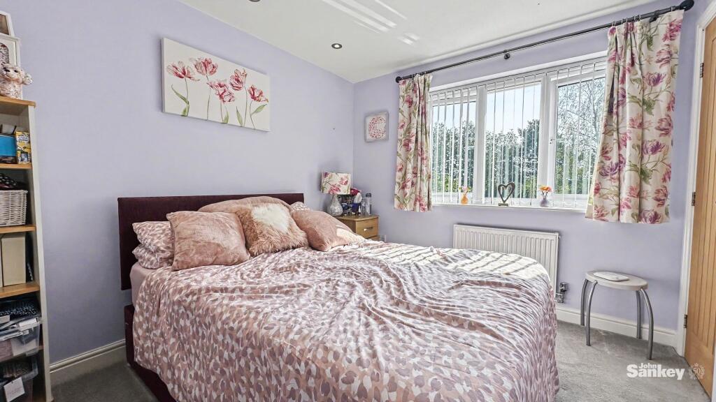 House in Mansfield, Nottinghamshire - View 3