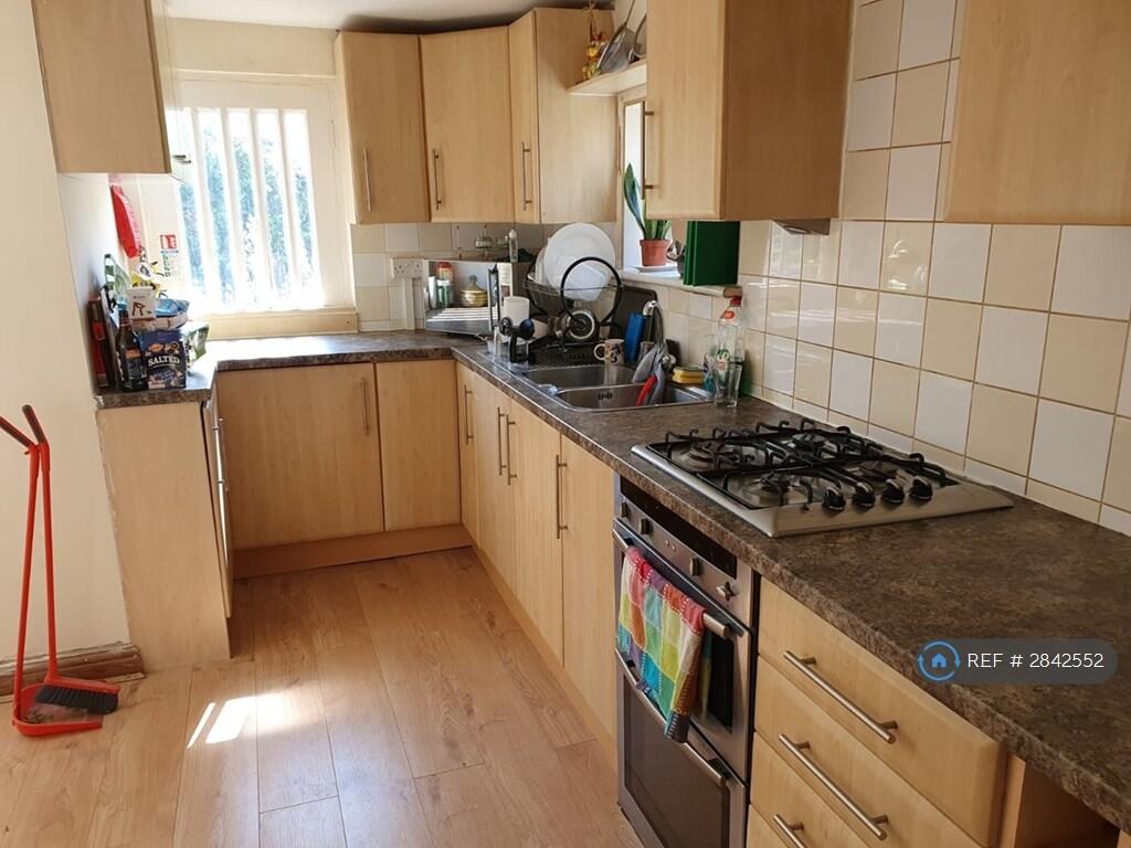 1 bedroom house share for rent