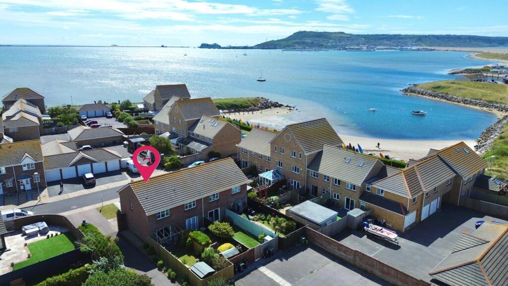 2-bed terraced on Smallmouth Close, Weymouth, £260,000