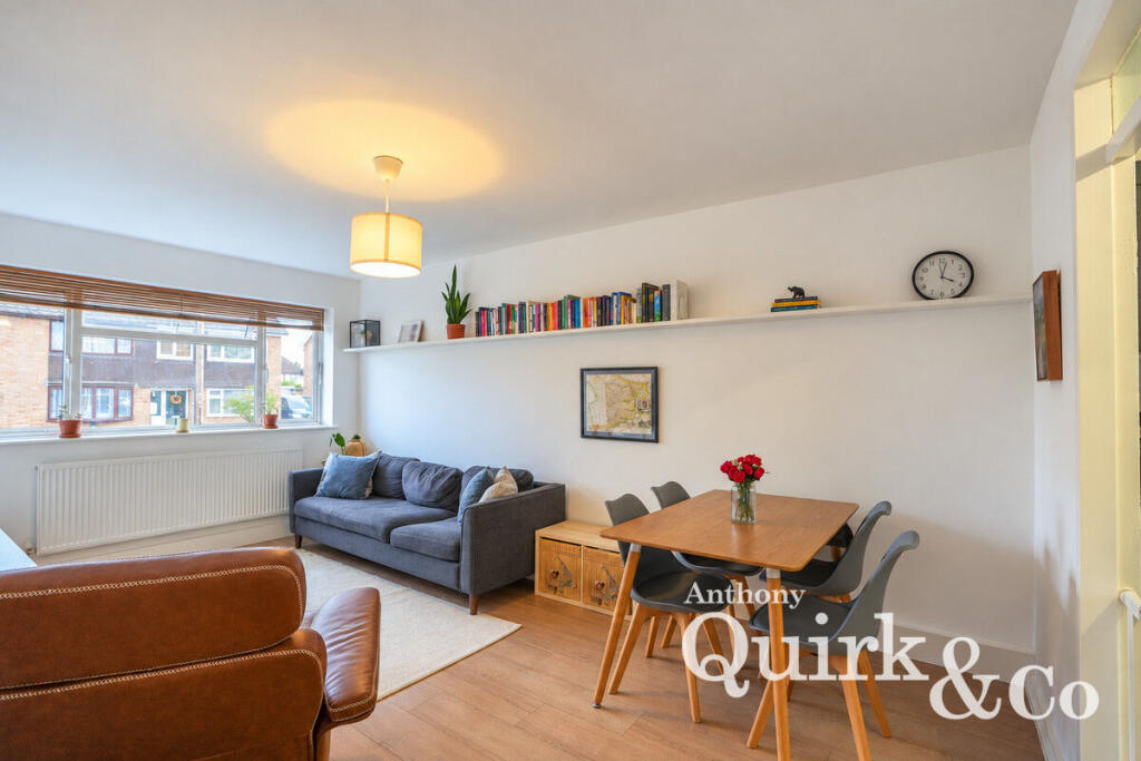Apartment in Southend-on-Sea - View 2