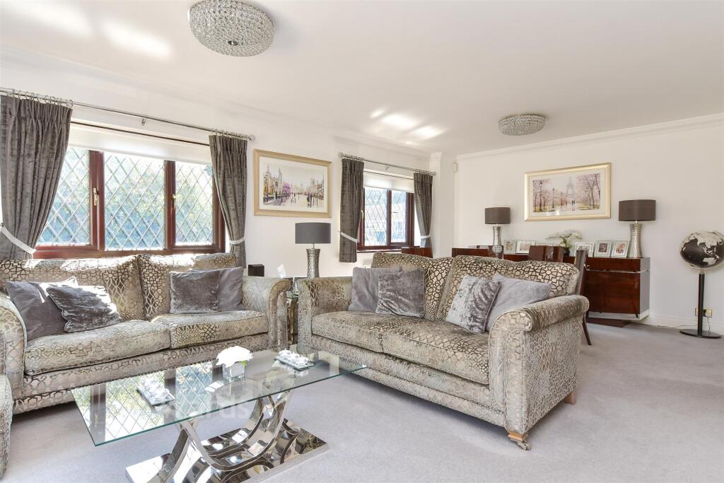 House in Dartford - View 4