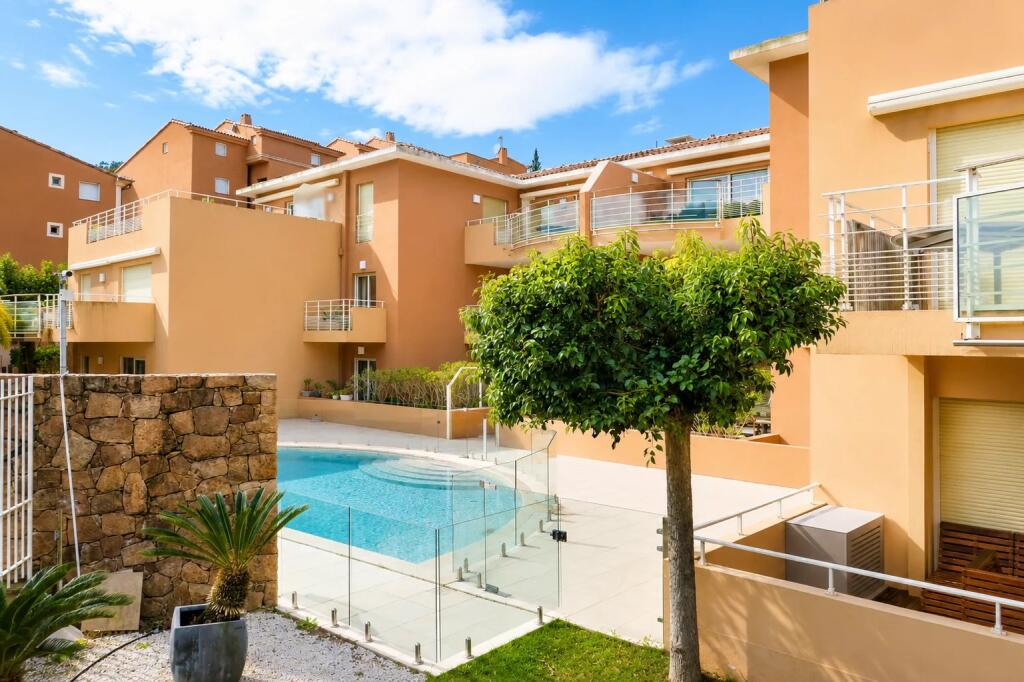 Main image of property: Provence-Alps-Cote d`Azur, Alpes-Maritimes, Théoule-sur-Mer