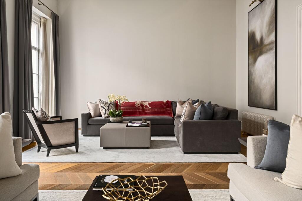 Apartment in London, City of Westminster - More