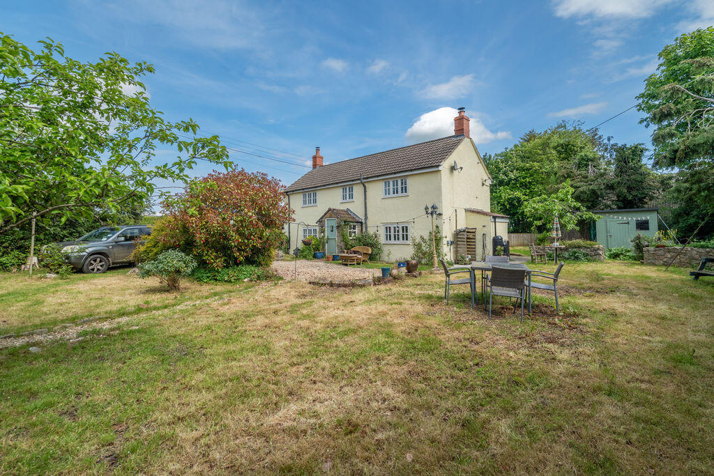 Main image of property: Detached 4 bedroom cottage close to Babington House