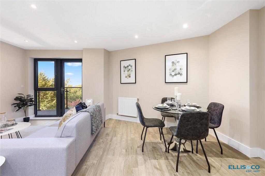 Main image of property: Nether Street, London, N3