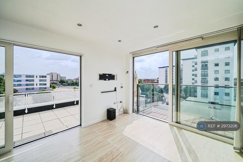 Apartment in Twickenham - More