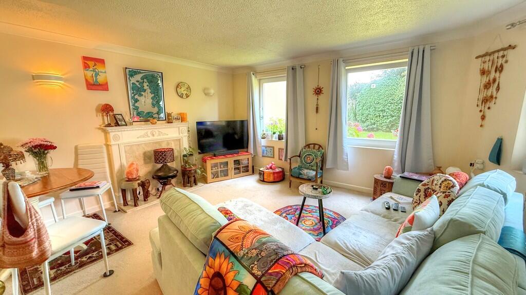 Apartment in East Hampshire, Petersfield - View 4