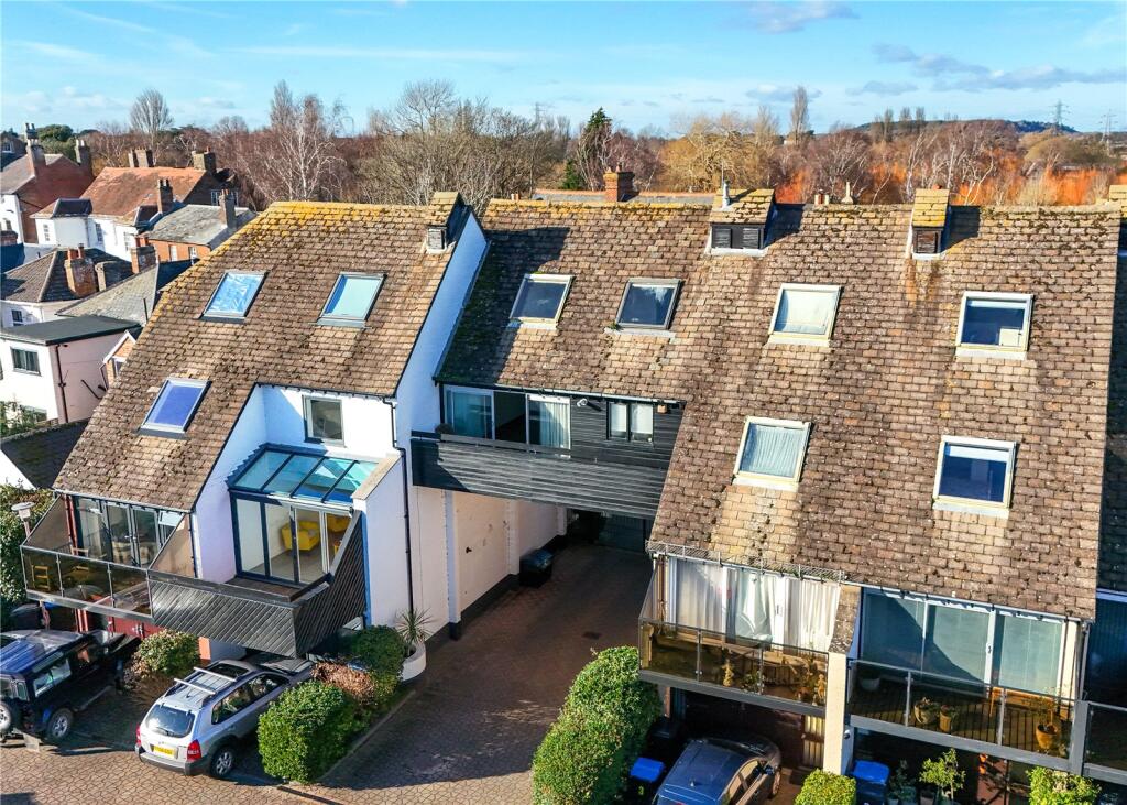 Apartment in Dorset, Bournemouth, Christchurch and Poole - View 2