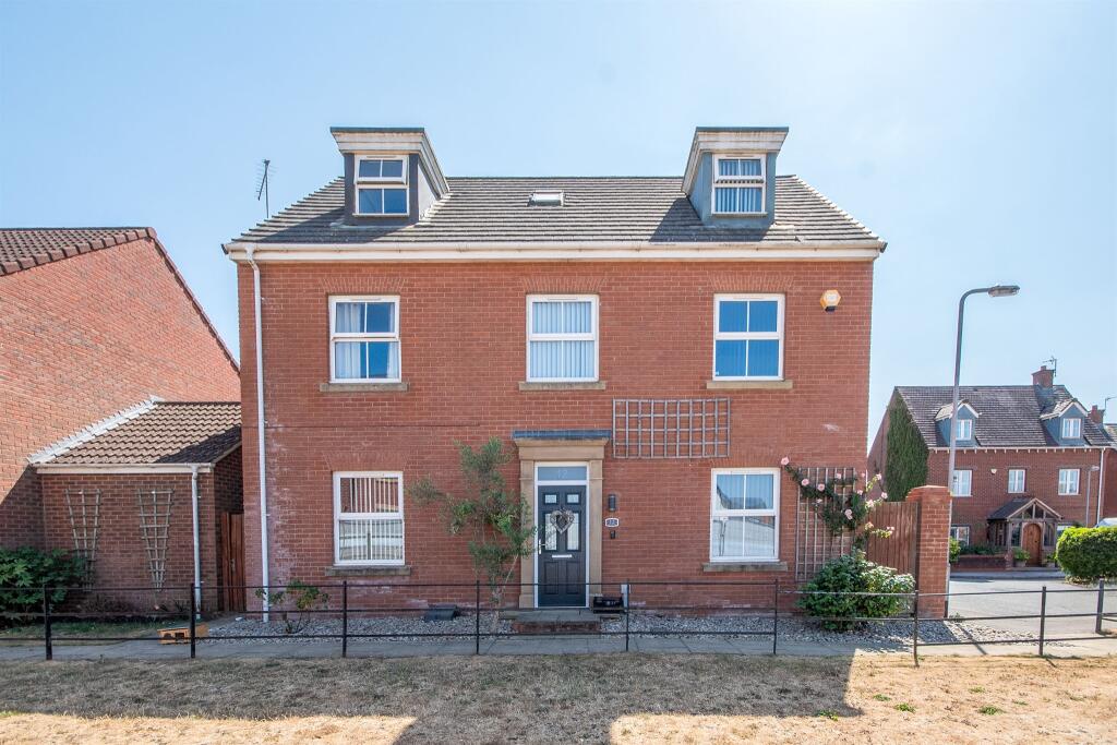 Main image of property: Oakwood Close, Desborough, Kettering
