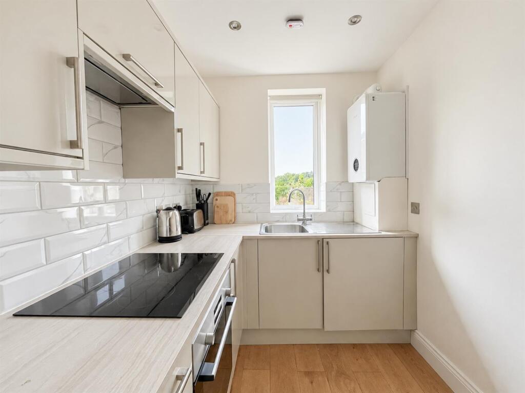 Apartment in Tonbridge - More