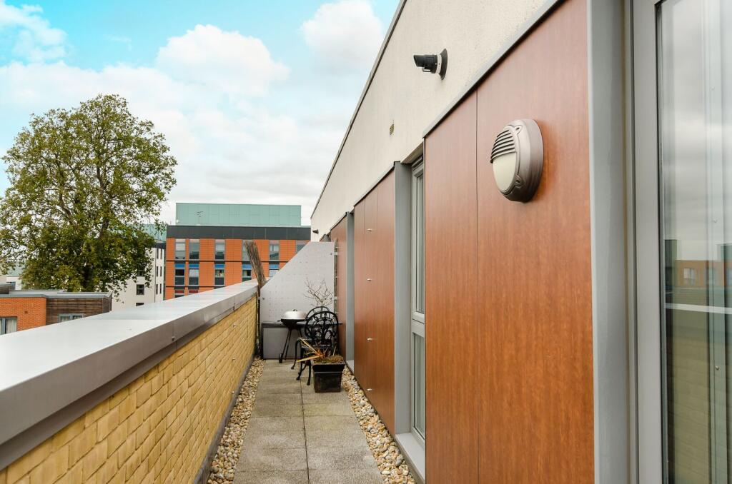 Apartment in London - View 3