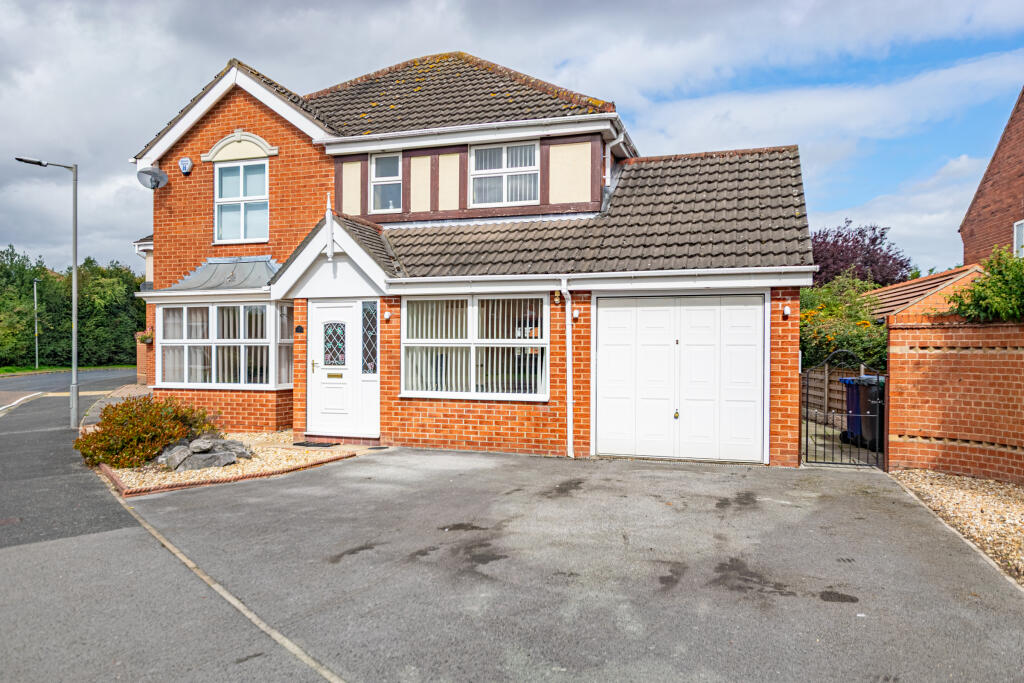 4-bed detached on Pindars Way, Barlby, North Yorkshire YO8, £360,000