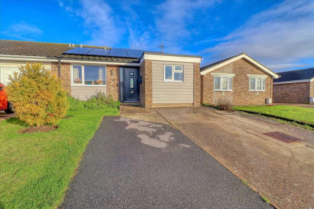 3-bed house on Sycamore Way, Frinton on sea, £299,995