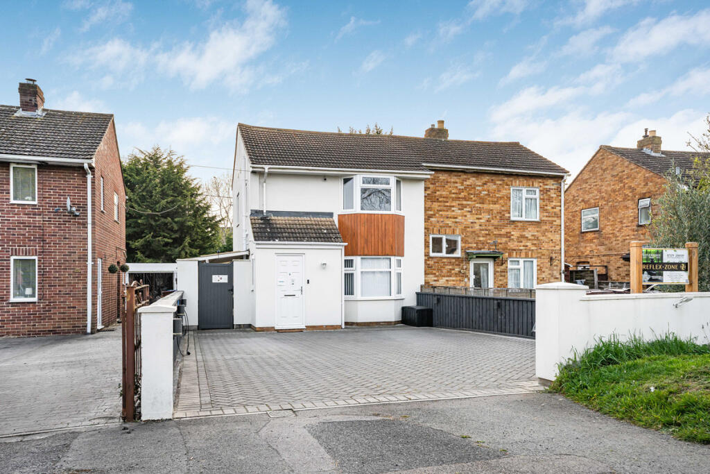 Main image of property: Banbury Road, KIDLINGTON, OX5