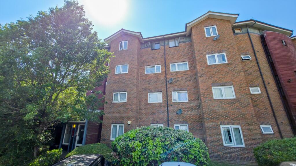 Main image of property: 22 Meadowford Close, London, SE28